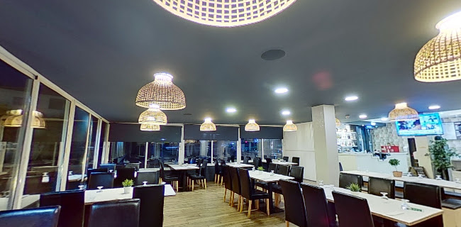 Roberto`s Chicken piri-piri Open Times