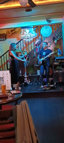 Hole in One Pub - Sports Bar - Gastronomia e hotelaria