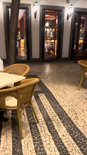Golden Gate Grand Café Open Times