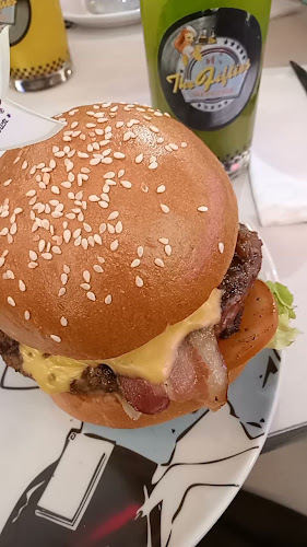 Opinii despre The Fifties Diner în Lisboa - Gastronomia e hotelaria