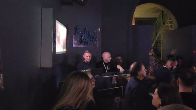 R. de Cândido dos Reis 70, 4050-151 Porto