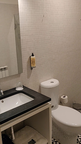 Rua dos Caldeireiros 135, 4050-140 Porto