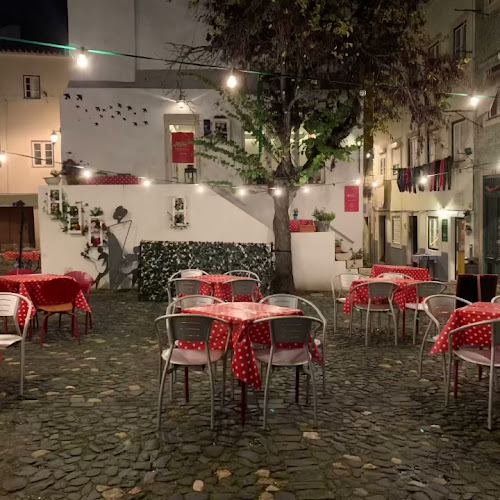 Opinii despre Maria da Mouraria - Casa de Fados în Lisboa - Gastronomia e hotelaria