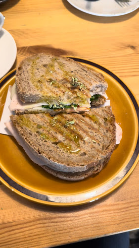 Opinii despre Cafetaria Mesa 325 în Porto - Gastronomia e hotelaria