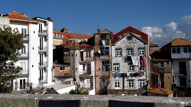 R. das Virtudes 37, 4050-630 Porto