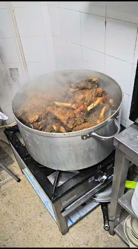 Opinii despre Grill Gravy. / Tastyhut Family Hall în Odivelas - Gastronomia e hotelaria