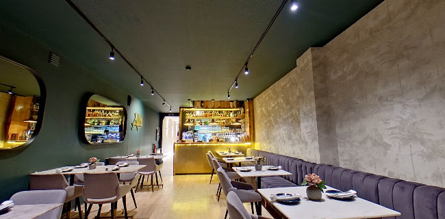 Rua dos Caldeireiros 135, 4050-140 Porto