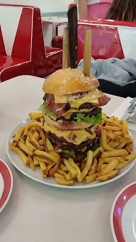Opinii despre The Fifties Diner în Lisboa - Gastronomia e hotelaria