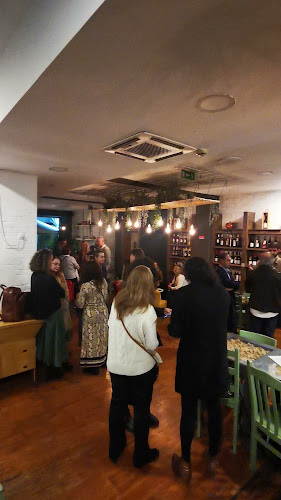 R. Saraiva de Carvalho 115, 1250-242 Lisboa