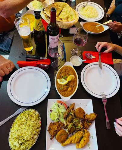 Indian Night's - Gastronomia e hotelaria