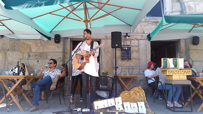 Cais da Ribeira 24, 4050-509 Porto