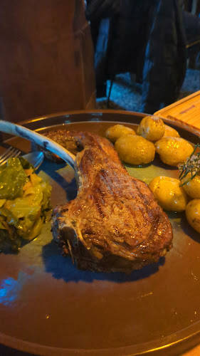 Largo Pombas, 4690-029 Cinfães