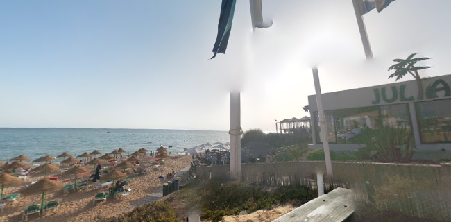 Julia’s restaurant,beach bar & lounge