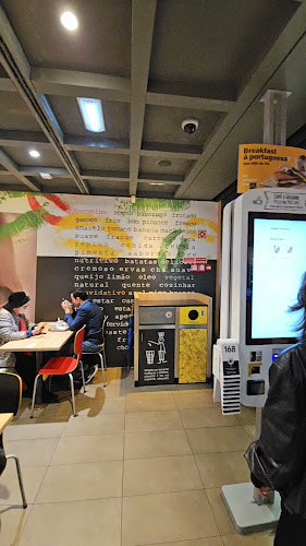 McDonald's - Av. Roma - Gastronomia e hotelaria