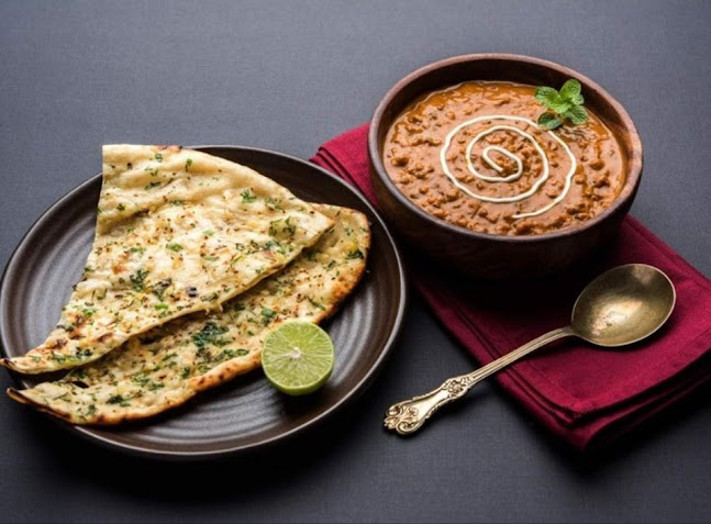 The Saffron Mantra Indian Restaurant - Gastronomia e hotelaria