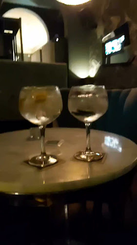 The Gin House - Gastronomia e hotelaria