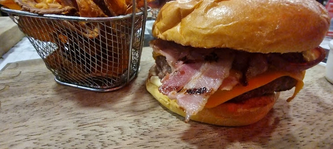 Opinii despre Restaurante Hell Bull - Steakhouse e Tapas în Pombal - Gastronomia e hotelaria