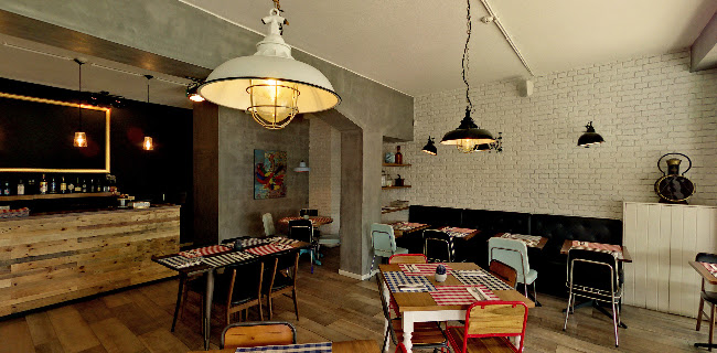 R. São João de Brito 36, 4100-452 Porto