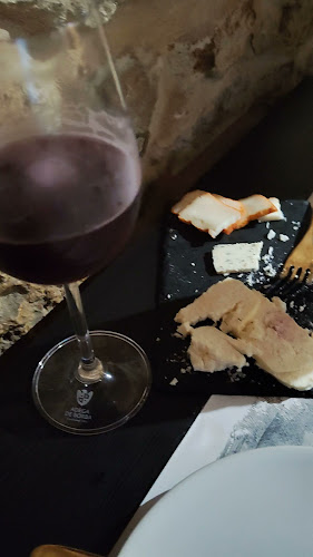 Opinii despre Madok Restaurante Castelo de Óbidos în Óbidos - Gastronomia e hotelaria