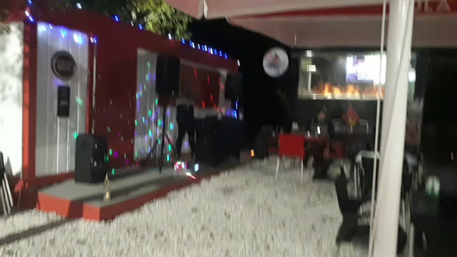 Friends e Planet Hot Dog - Braga