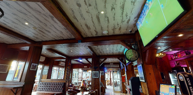 Opinii despre Kat's Rooftop pub Albufeira în Albufeira - Gastronomia e hotelaria