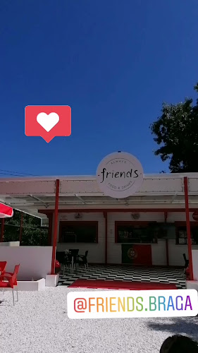 Friends e Planet Hot Dog