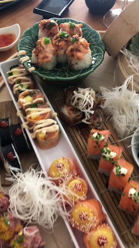 Opinii despre YÜJIN Sushi (São João da Madeira) în São João da Madeira - Gastronomia e hotelaria