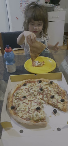 Tenis Pizza - Gastronomia e hotelaria