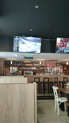 Opinii despre Route 66 - Your American Bar & Restaurant în Aveiro - Gastronomia e hotelaria