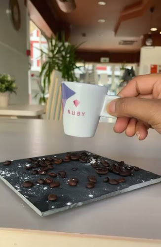 LASCALA Corner Wood Cafe - Gastronomia e hotelaria