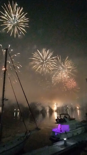 Cais Club & Lounge - Gastronomia e hotelaria