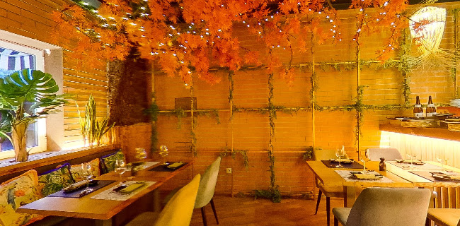 Opinii despre YÜJIN Sushi (São João da Madeira) în São João da Madeira - Gastronomia e hotelaria