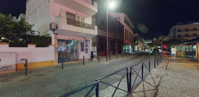 Comentarii opinii despre Meet Bar