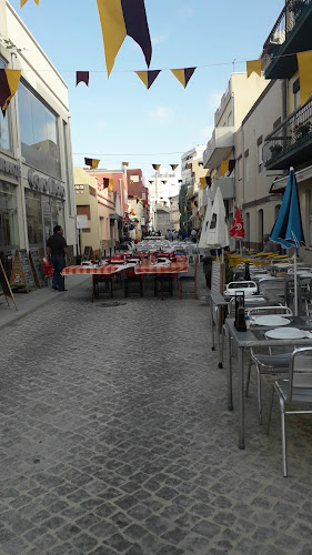 R. Pescadores 47, 3080-325 Buarcos