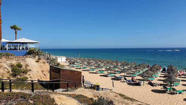 Julia’s restaurant,beach bar & lounge