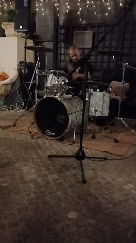 Looper's Bar and Grill