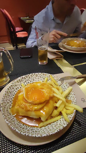 Opinii despre Dona Francesinha Porto în Porto - Gastronomia e hotelaria