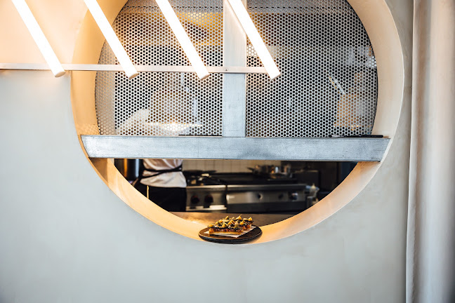 R. Dr. José Sampaio 35, 4810-275 Guimarães