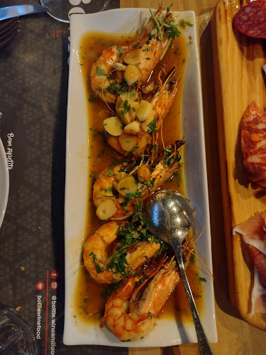Bottle . Wine and Food - Faro