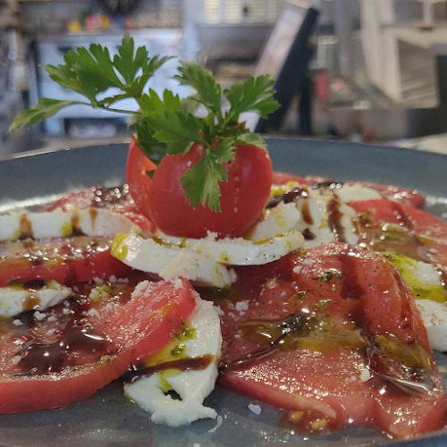 Comentarii opinii despre Quatro Estações - Pizzaria Espargueteria, Unipessoal, Lda.