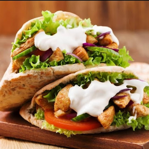 Opinii despre Five Star kebab & Pizzeria în Famões - Gastronomia e hotelaria