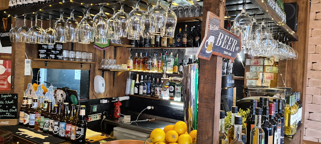 Opinii despre FRIENDS Pub & Hamburgueria în Costa da Caparica - Gastronomia e hotelaria