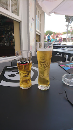 Merlins Bar Phone number