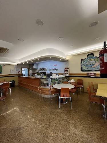 Café Santos, Toni e Ana