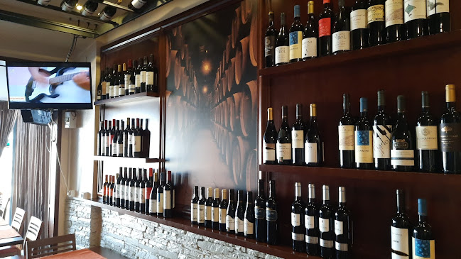 Av. do Mar 76, 2520-464 Peniche