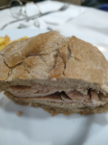 Casa das Bifanas - Gastronomia e hotelaria