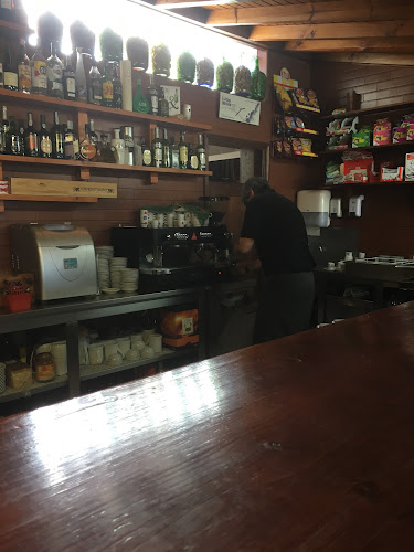 https://www.facebook.com/feiravelharestaurante