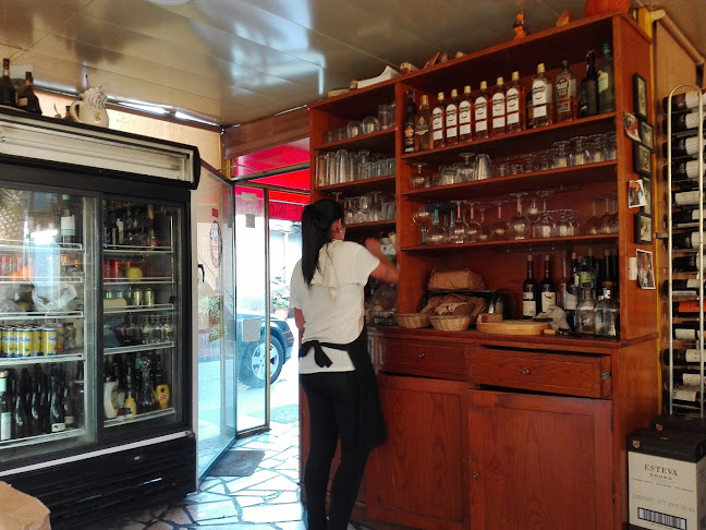 Opinii despre Café Eléctrico - Prato do dia în São Pedro da Cova - Gastronomia e hotelaria