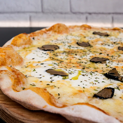 Pizzaria Luzzo Phone number