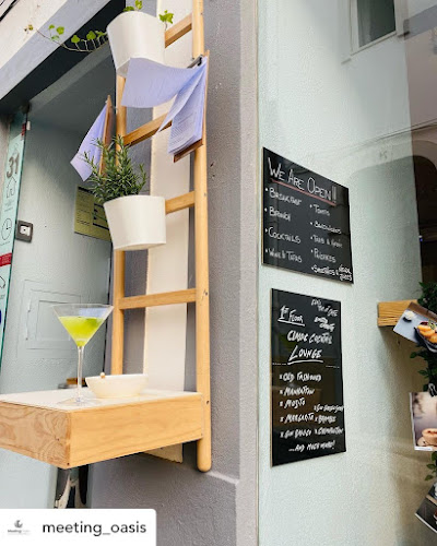 Elas Café Open Times